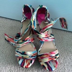 Multicolor heels
